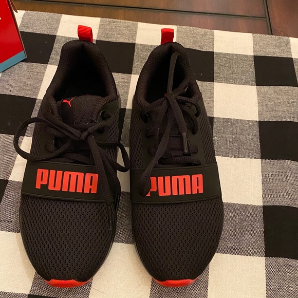 Boys Puma sneakers - Picture 5 of 9